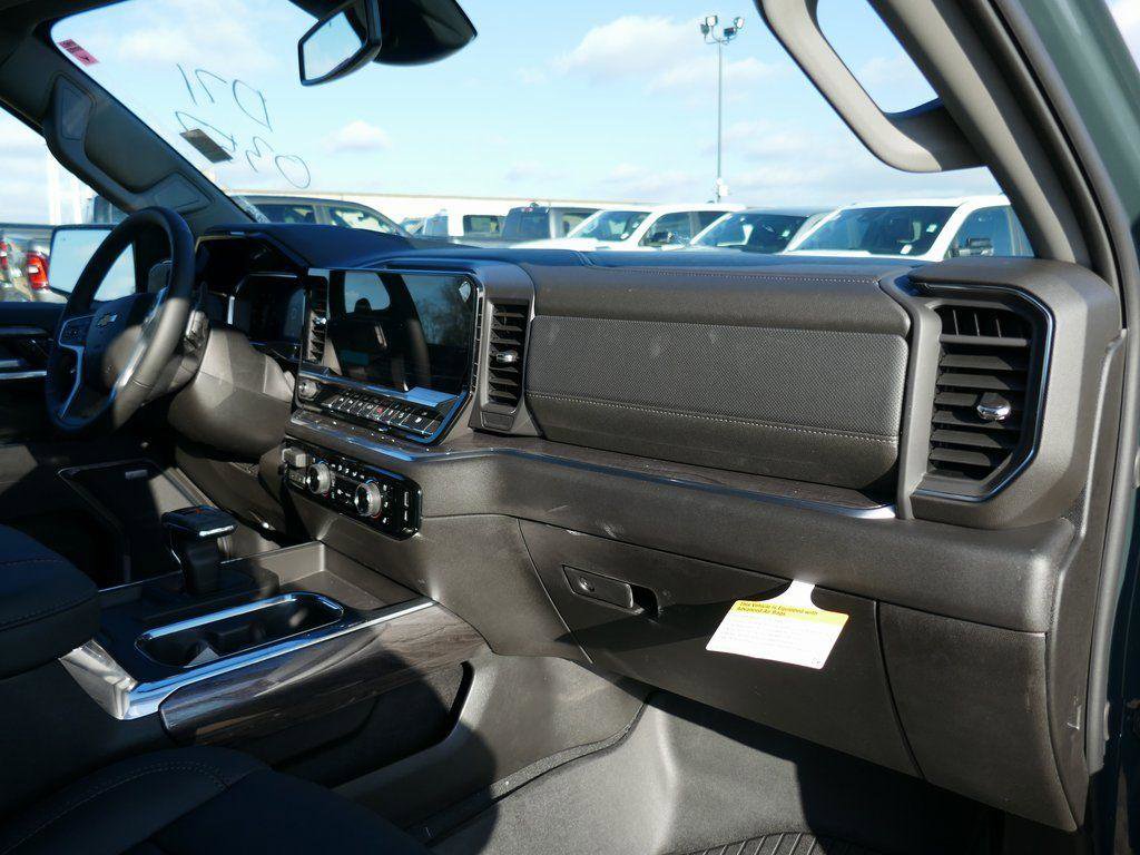 New 2026 Chevrolet Silverado 1500 LTZ w/ LTZ Premium Package image 11