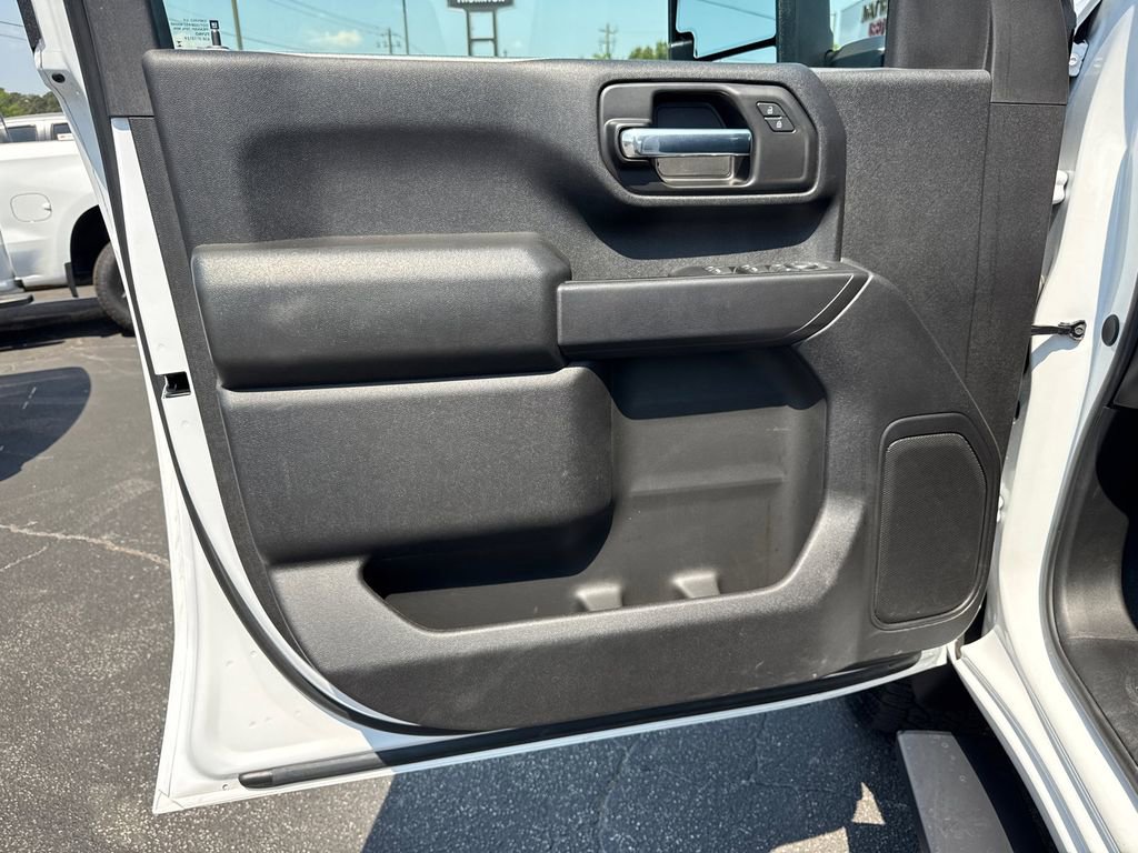 Used 2025 Chevrolet Silverado 2500 Custom w/ Custom Value Package AWD/4WD image 11