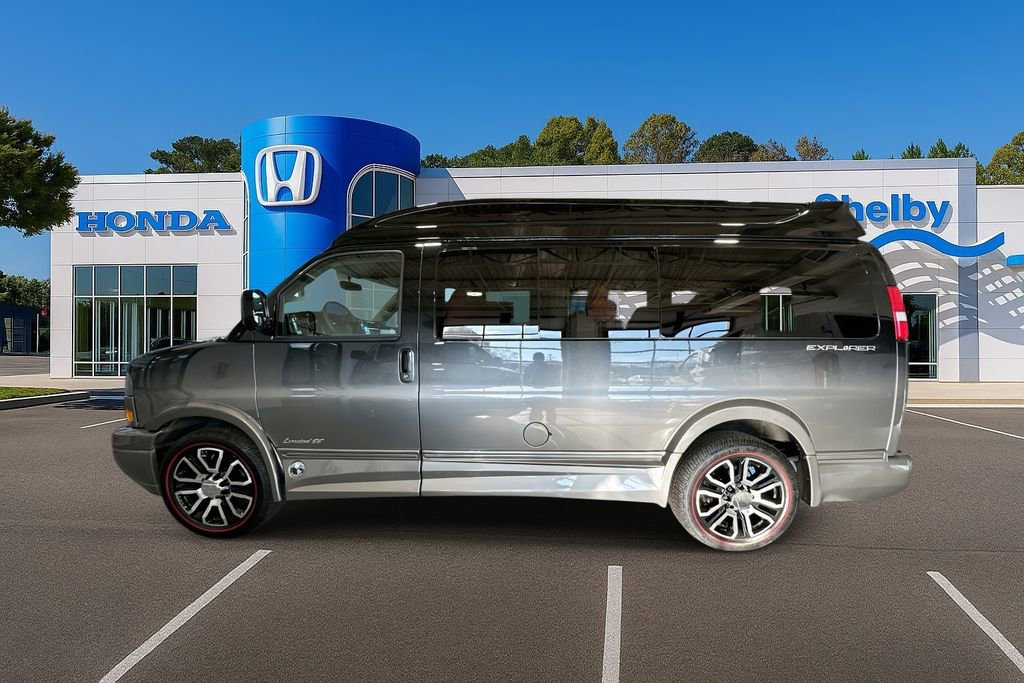 Used 2024 GMC Savana 2500 w/ Driver Convenience Package image 5