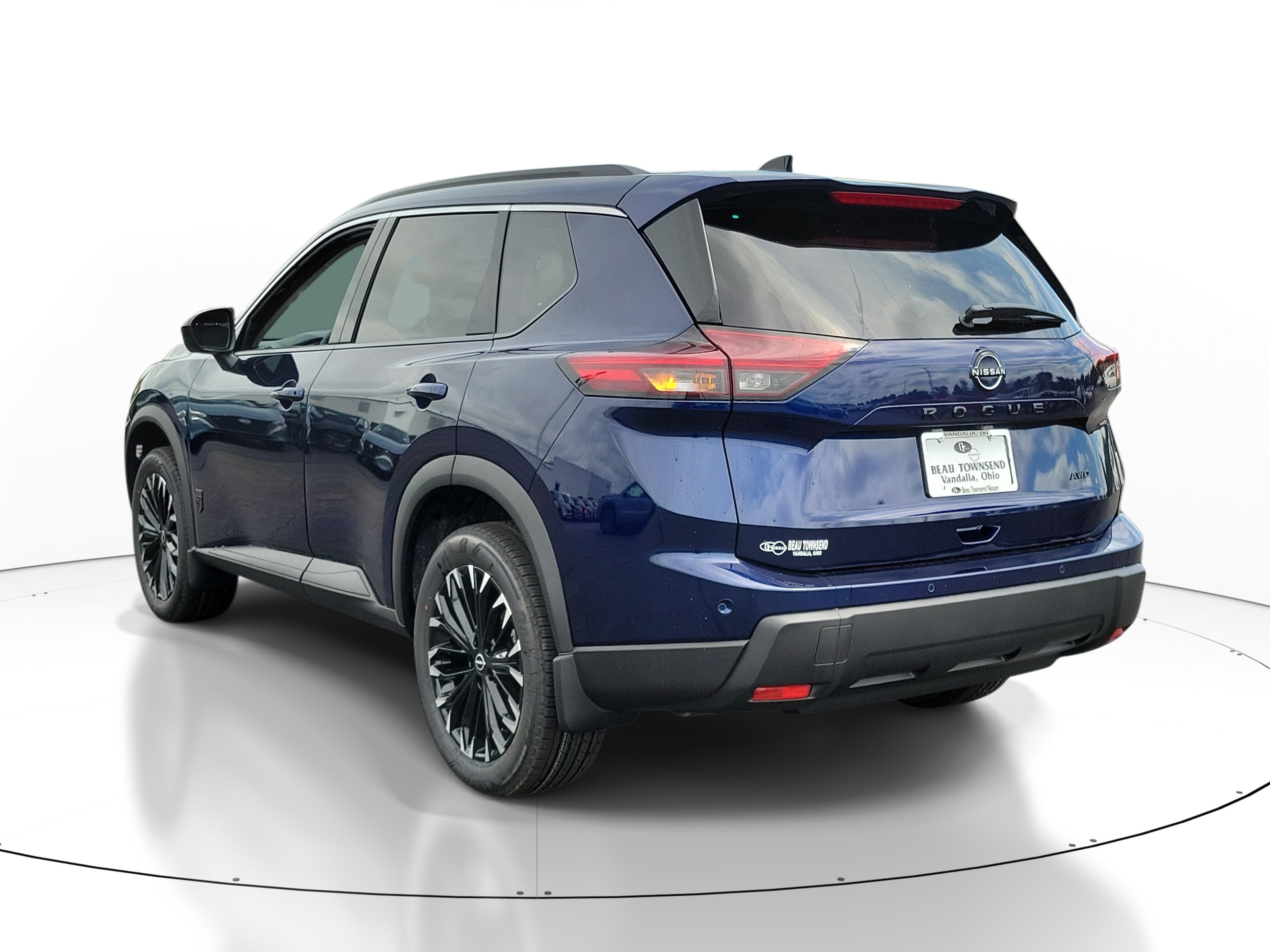 New 2026 Nissan Rogue Dark Armor AWD/4WD image 3