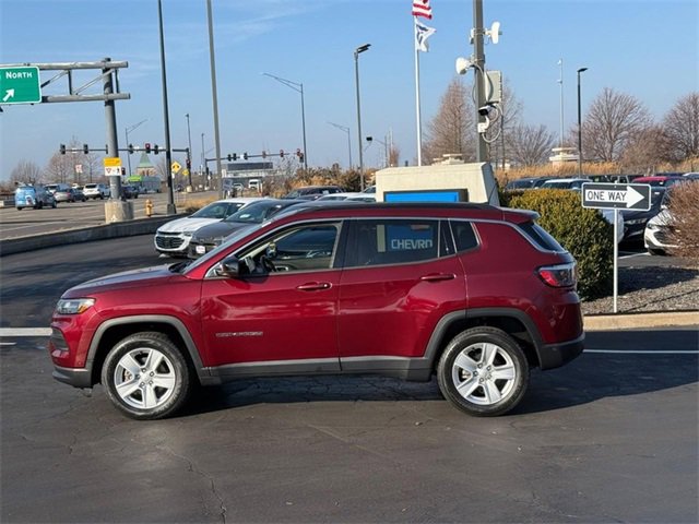 Used 2022 Jeep Compass Latitude w/ Sun and Sound Group video 2