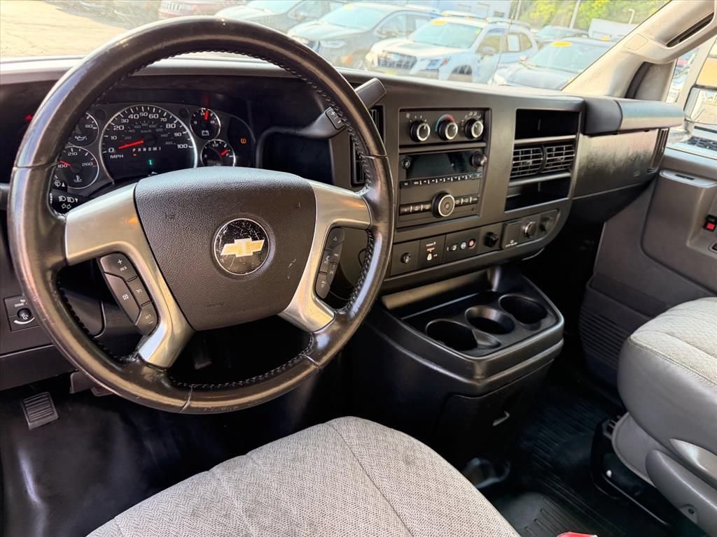 Used 2019 Chevrolet Express 3500 w/ Power Convenience Package RWD image 20