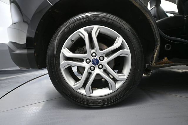 Used 2016 Ford Edge Titanium w/ Technology Package AWD/4WD image 10