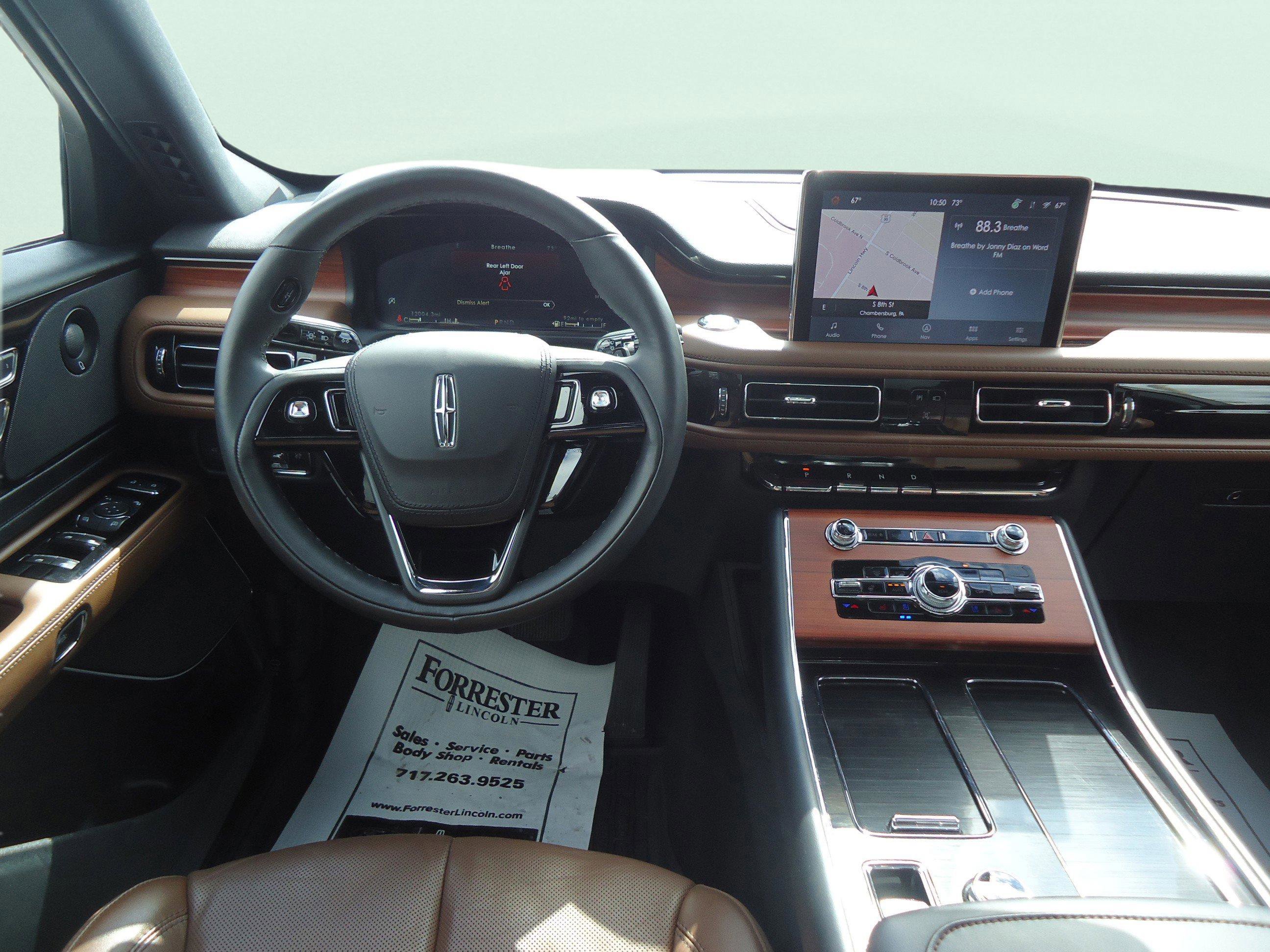 Used 2024 Lincoln Aviator Reserve w/ Equipment Group 201A image 11