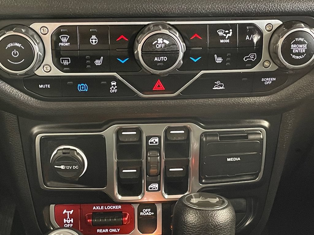 Used 2024 Jeep Wrangler Unlimited AWD/4WD image 26
