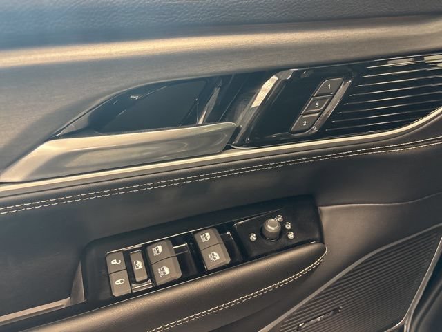 New 2026 Jeep Grand Wagoneer L Limited AWD/4WD image 18