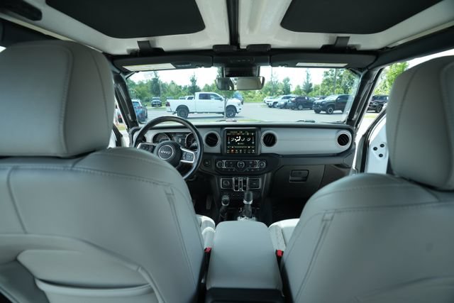 Used 2021 Jeep Gladiator Overland AWD/4WD image 24