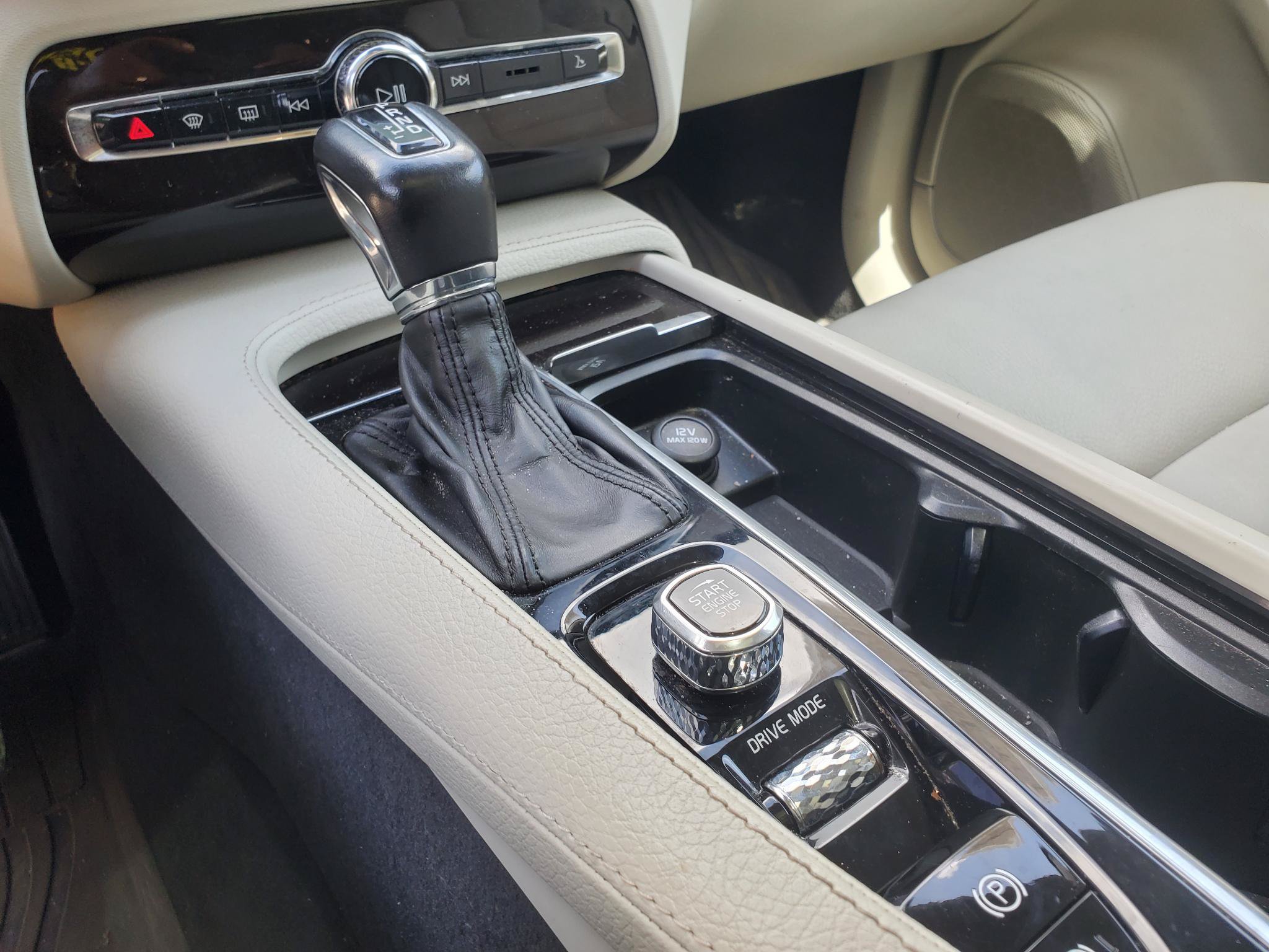 Used 2019 Volvo XC90 T5 Momentum AWD/4WD image 24