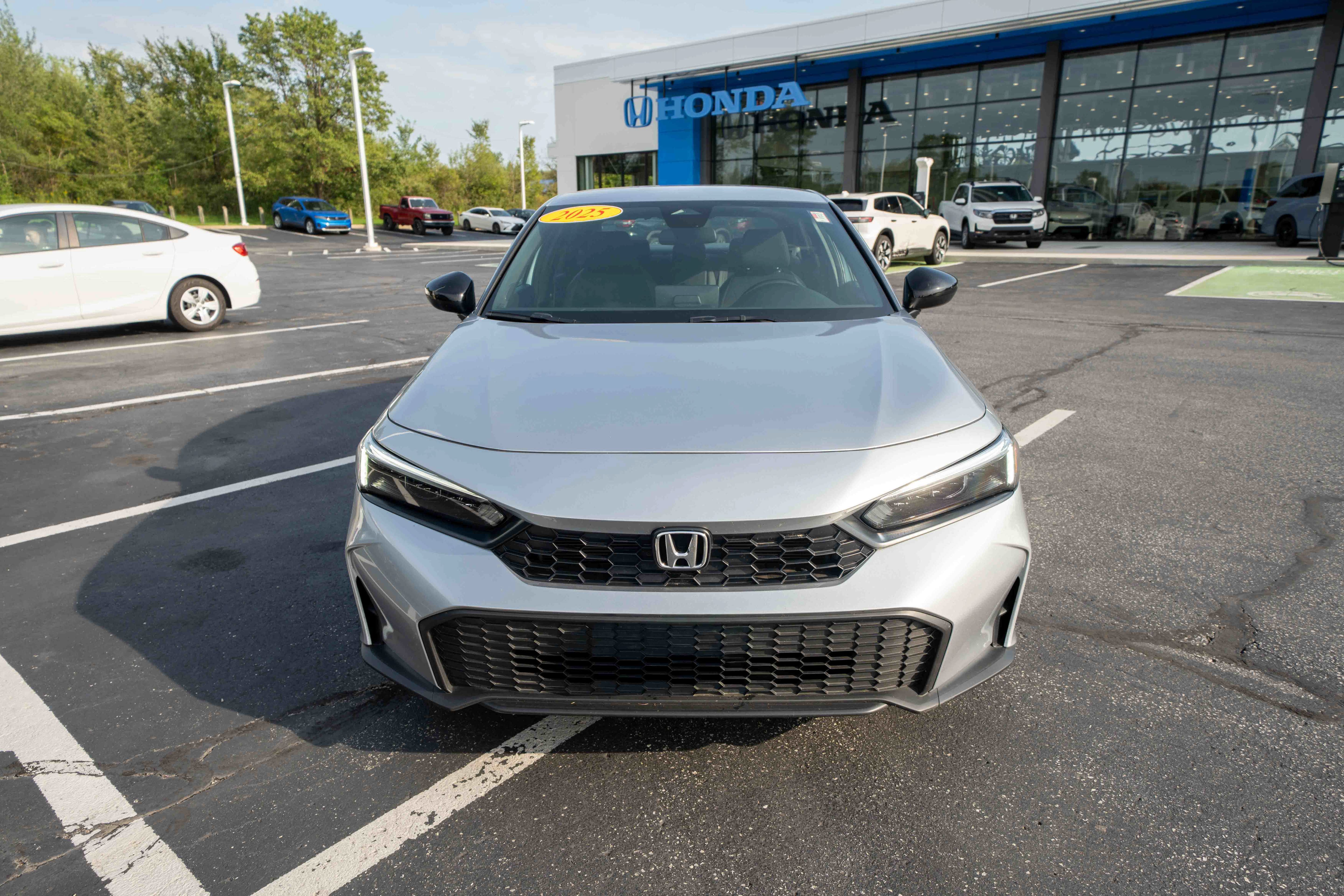 Used 2025 Honda Civic Sport image 2