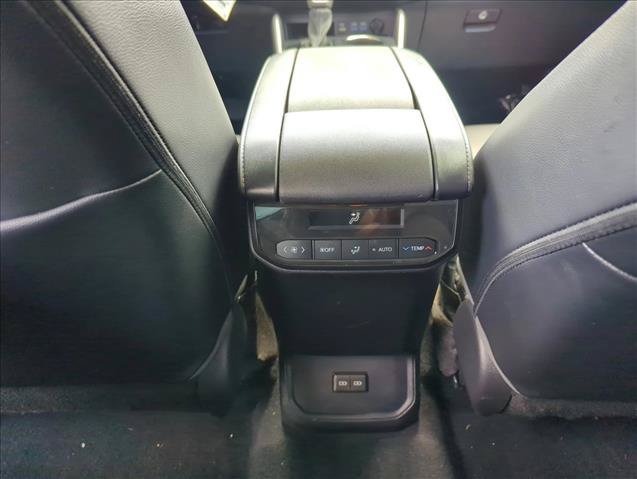 Used 2022 Toyota Highlander XLE FWD image 24