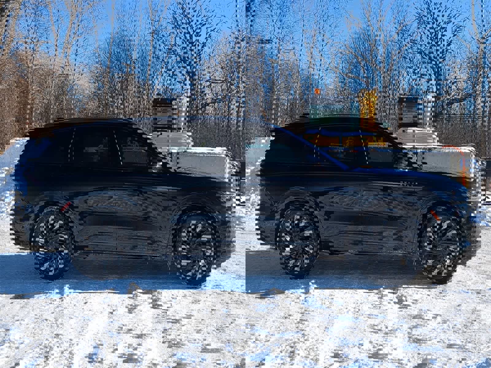 Used 2024 Lincoln Nautilus Reserve w/ Equipment Group 202A image 15