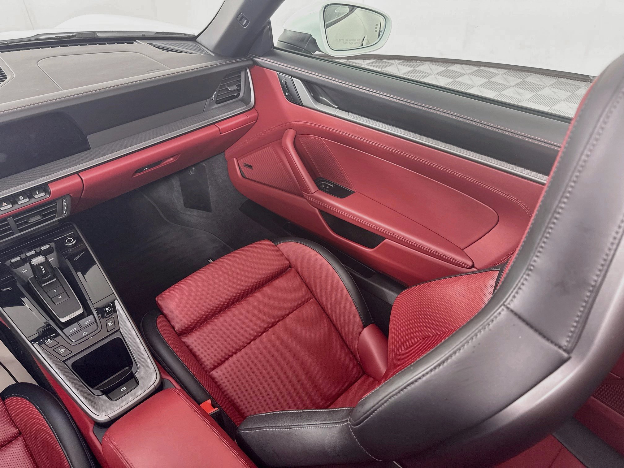 Certified 2025 Porsche 911 Carrera RWD image 23