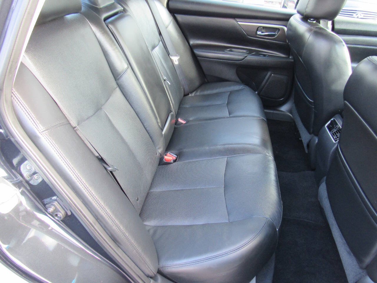 Used 2014 Nissan Altima 2.5 SL w/ Technology Package FWD image 39