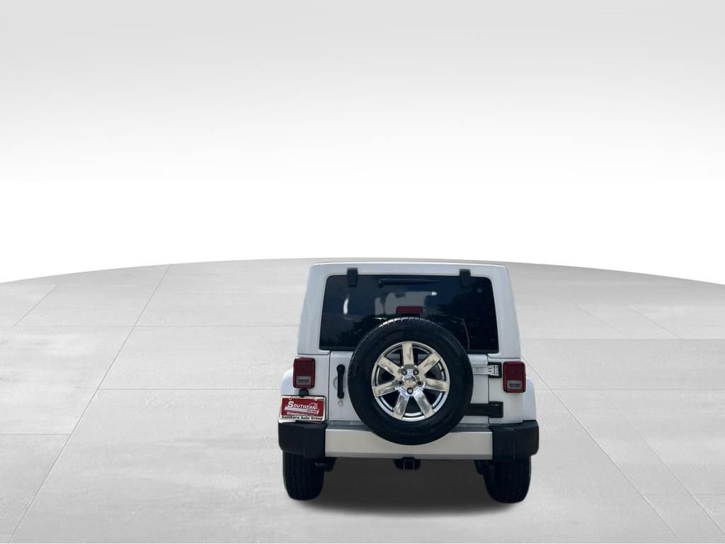 Used 2015 Jeep Wrangler Unlimited Sahara w/ Max Tow Package AWD/4WD image 4