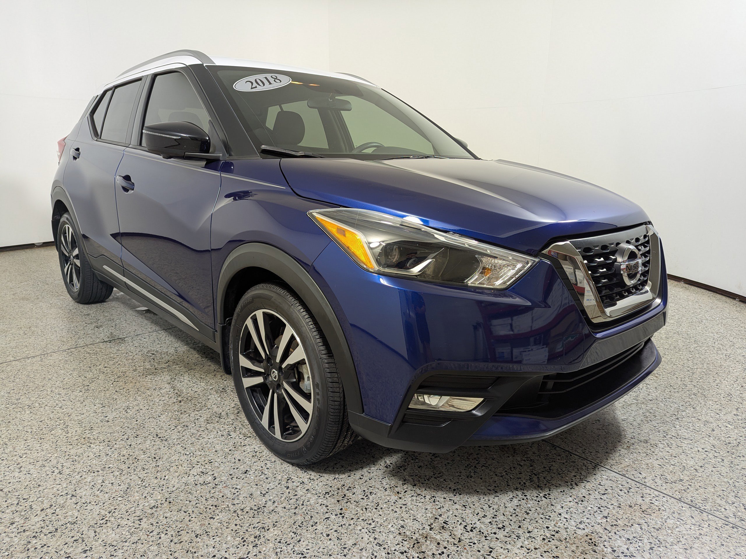 Used 2018 Nissan Kicks SR FWD image 1
