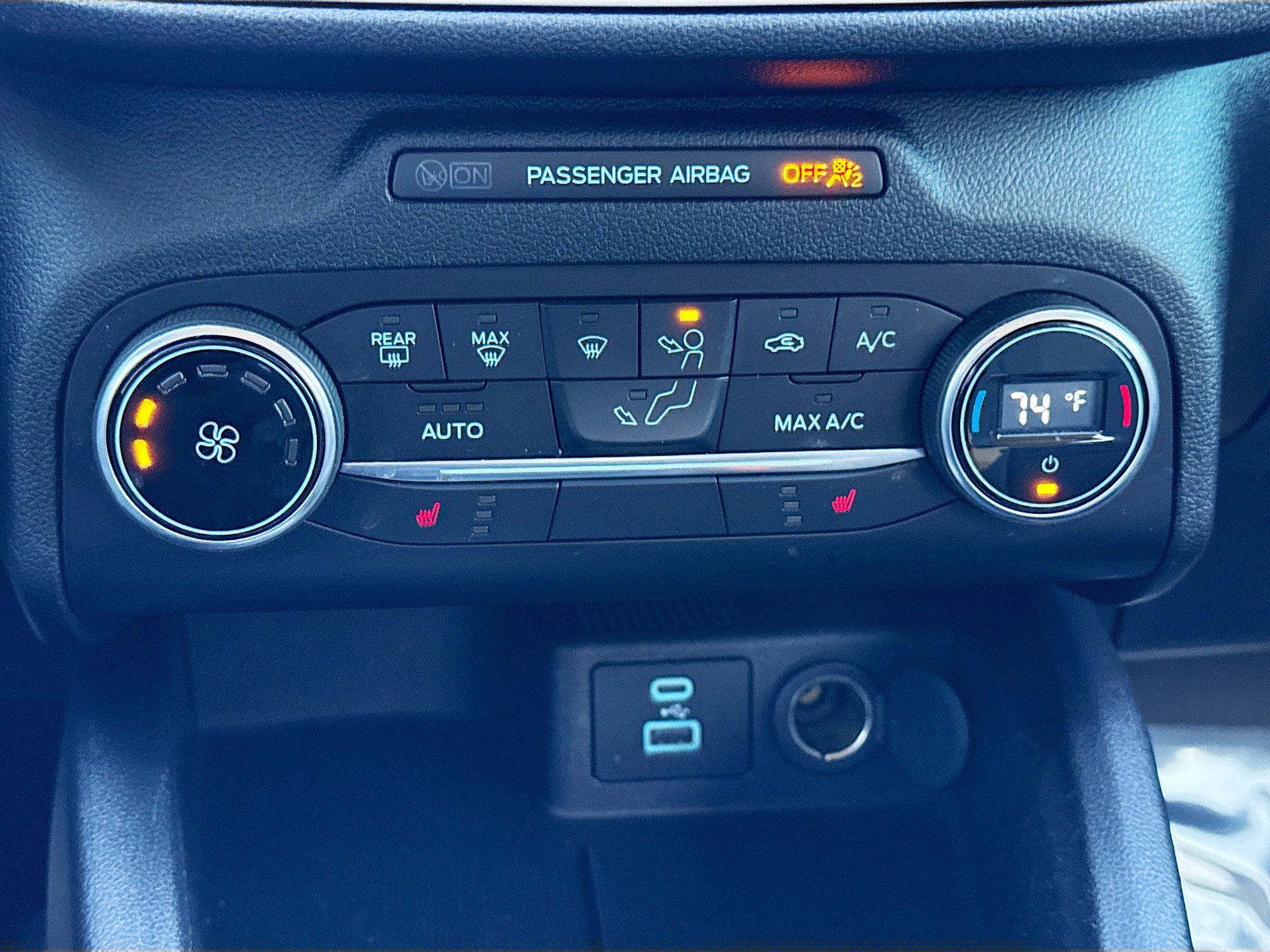 Used 2020 Ford Escape SE Sport image 33