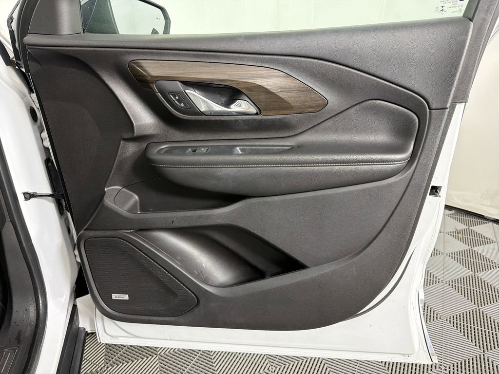 Used 2018 GMC Terrain Denali w/ Advanced Safety Package image 12