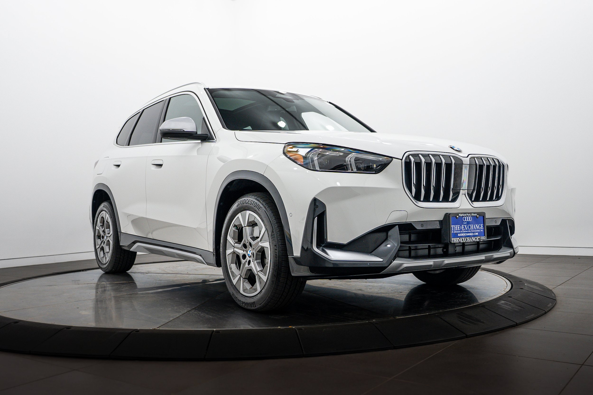 Used 2023 BMW X1 xDrive28i w/ Convenience Package AWD/4WD image 1