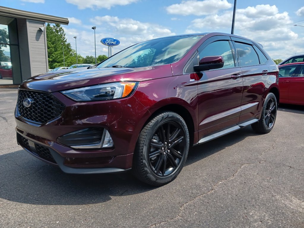 Used 2024 Ford Edge ST-Line w/ Class II Trailer Tow Package