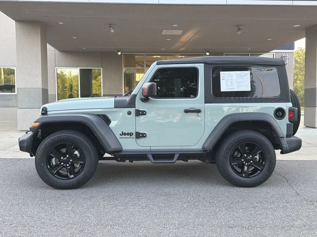 Used 2023 Jeep Wrangler Sport AWD/4WD image 3