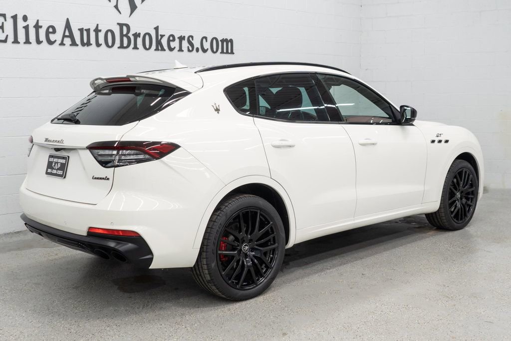 Used 2022 Maserati Levante GT AWD/4WD image 6
