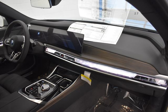New 2026 BMW i7 xDrive60 w/ Premium Package AWD/4WD image 18