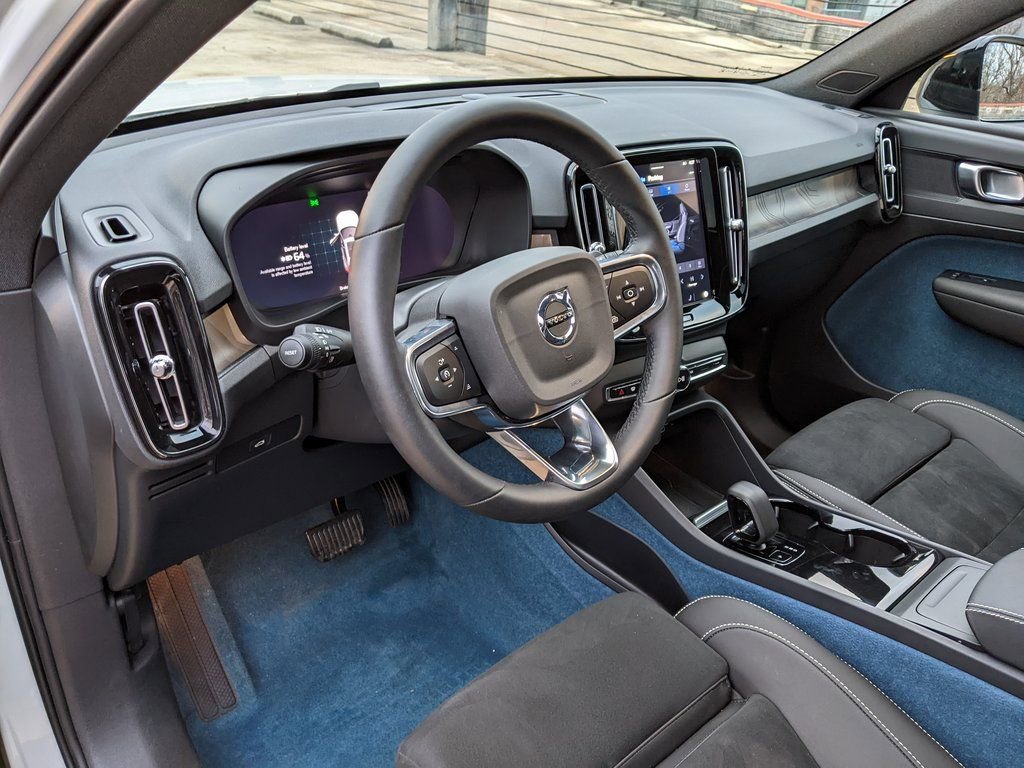 Certified 2024 Volvo XC40 Recharge Plus image 8