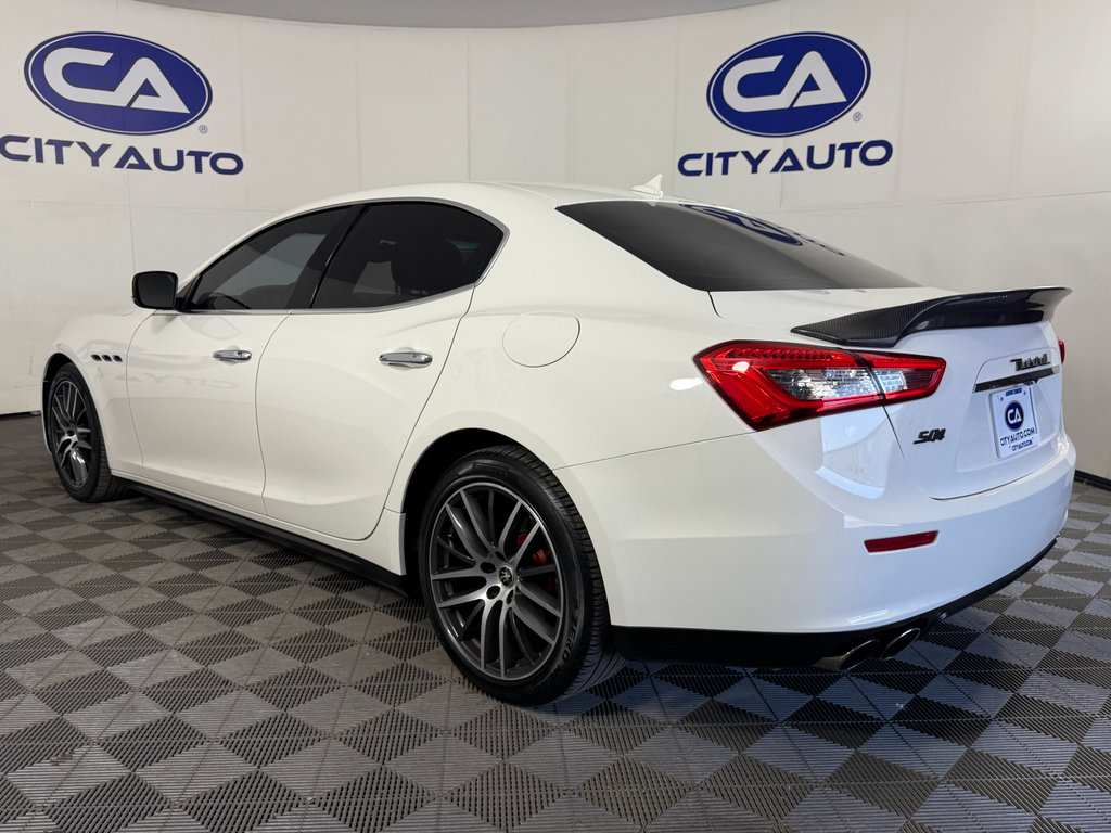 Used 2016 Maserati Ghibli Base image 9