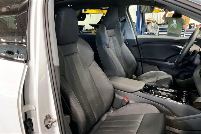 Used 2025 Audi Q6 e-tron Premium Plus w/ Premium Plus image 7