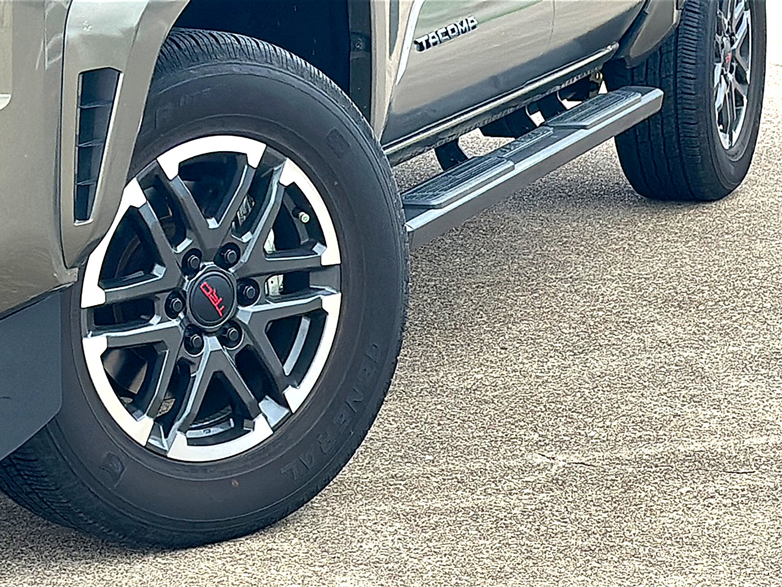 Used 2024 Toyota Tacoma TRD Sport RWD image 3