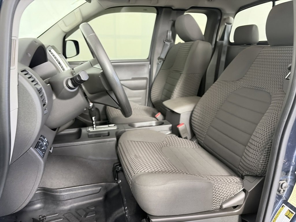 Used 2019 Nissan Frontier SV image 11