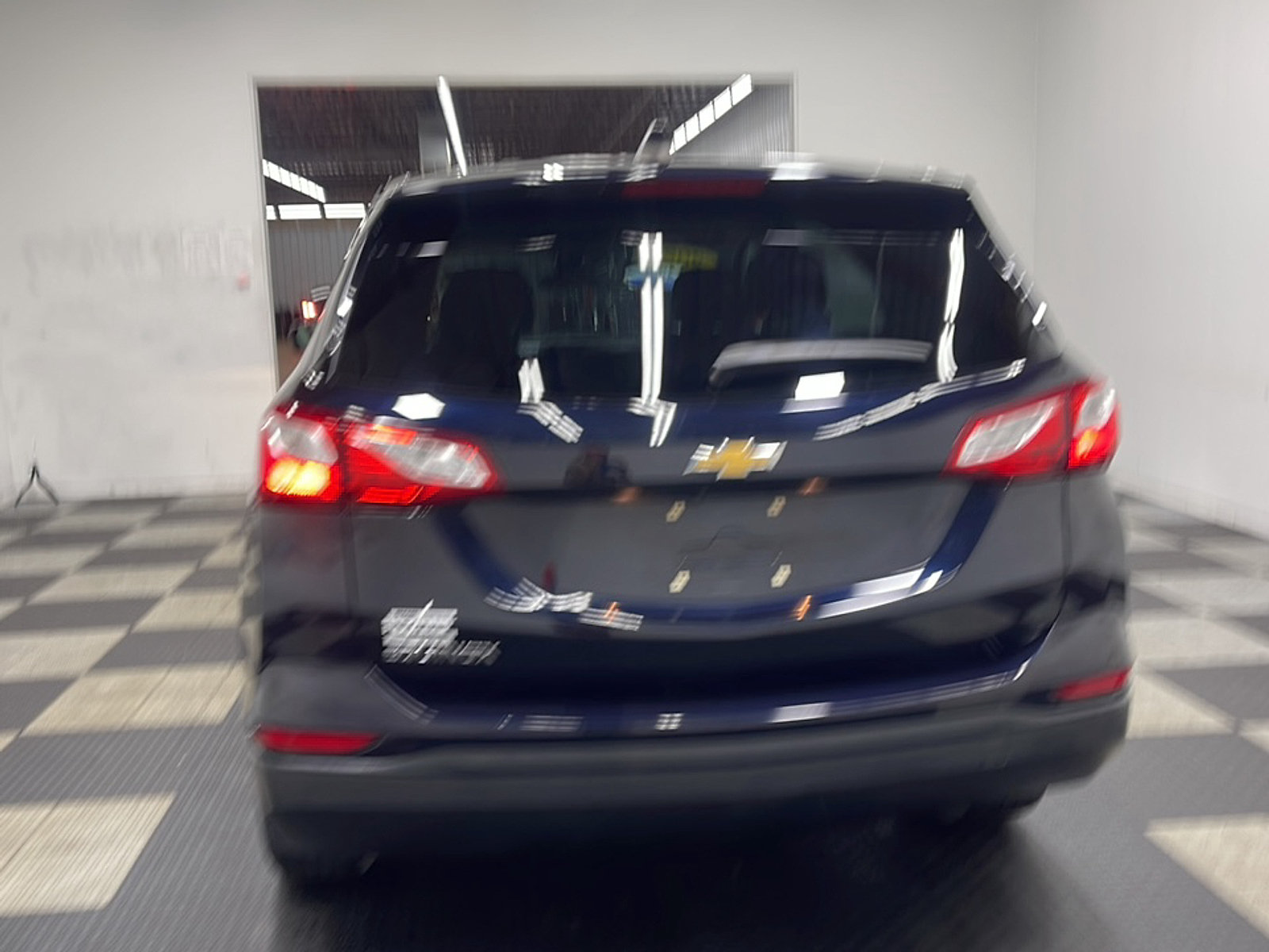 Used 2020 Chevrolet Equinox LS w/ LS Convenience Package FWD image 16