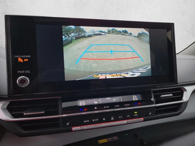 Used 2026 Toyota Sienna XLE FWD image 14