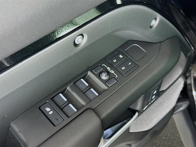 Used 2025 Land Rover Defender 110 S image 20