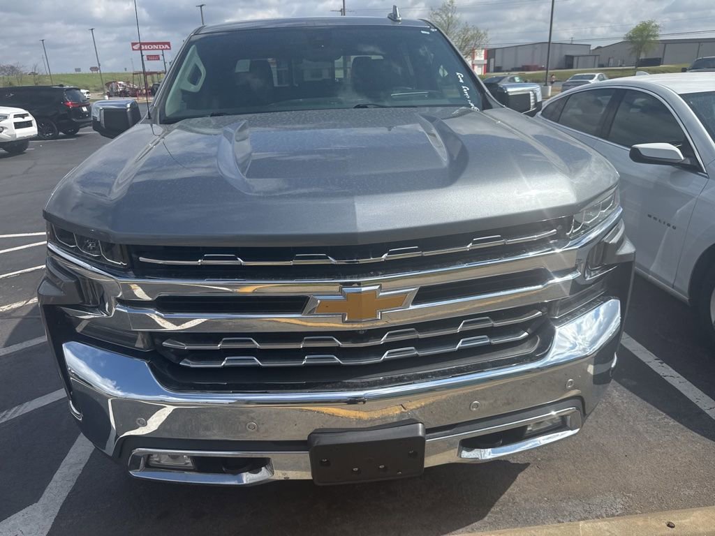 Used 2021 Chevrolet Silverado 1500 LTZ w/ Technology Package AWD/4WD image 5
