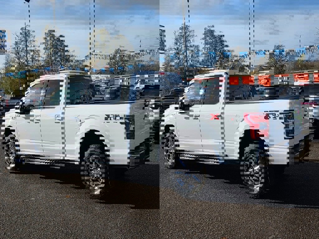 Used 2018 Ford F150 XLT w/ XTR Package image 27