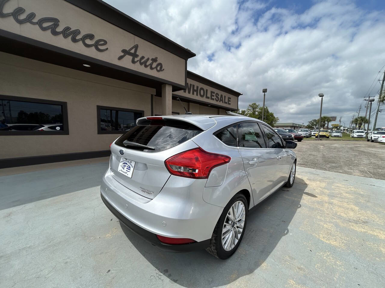 Used 2015 Ford Focus Titanium image 6