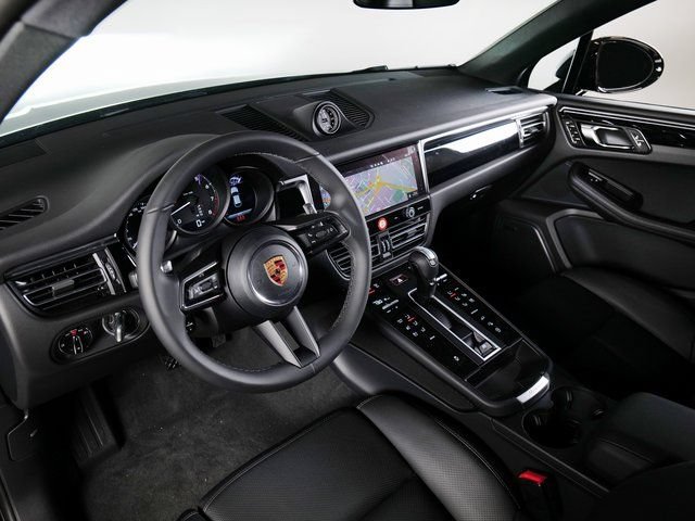 Certified 2026 Porsche Macan AWD/4WD image 20