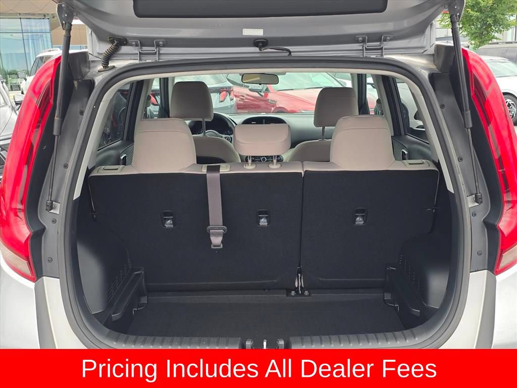 Used 2022 Kia Soul LX FWD image 13