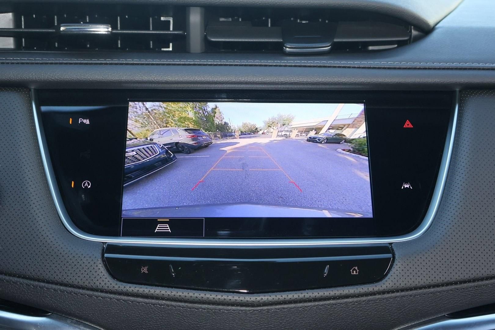 New 2025 Cadillac XT6 Luxury FWD image 25