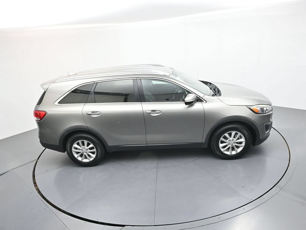 Used 2017 Kia Sorento FWD image 32