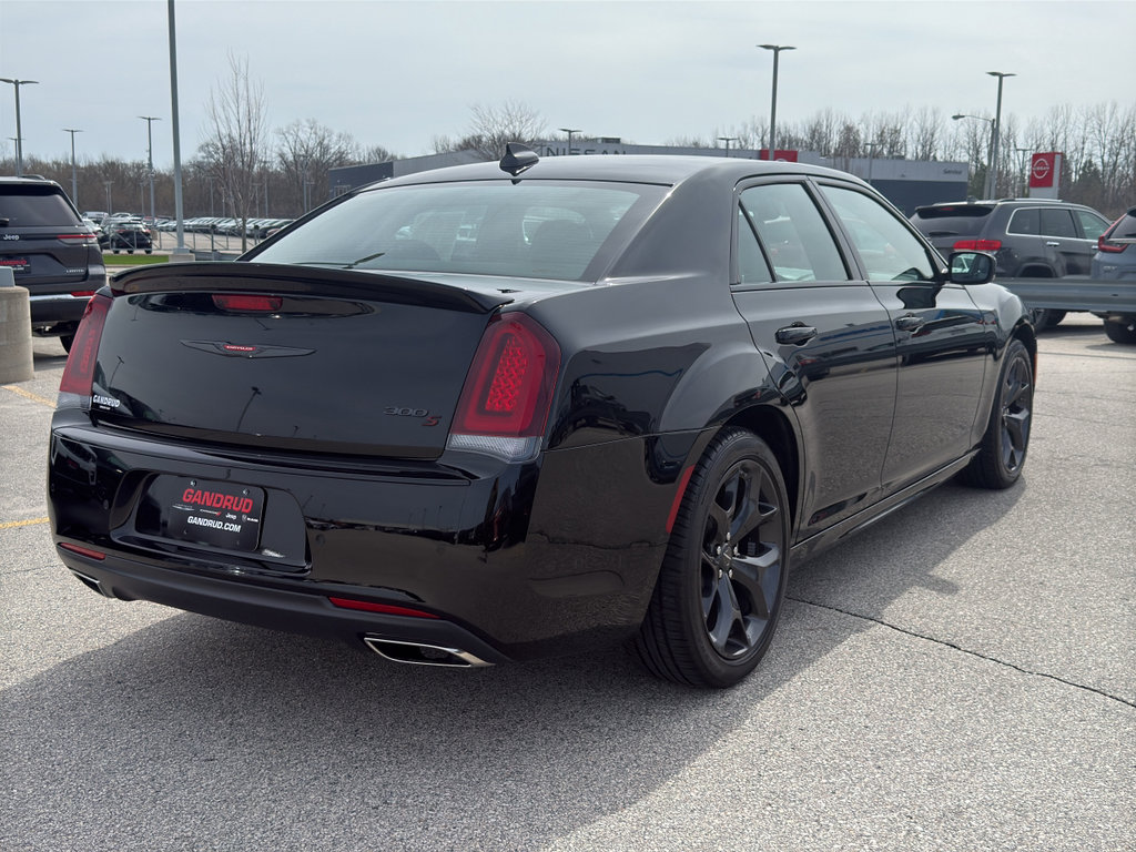 Used 2023 Chrysler 300 S w/ Comfort Group image 5