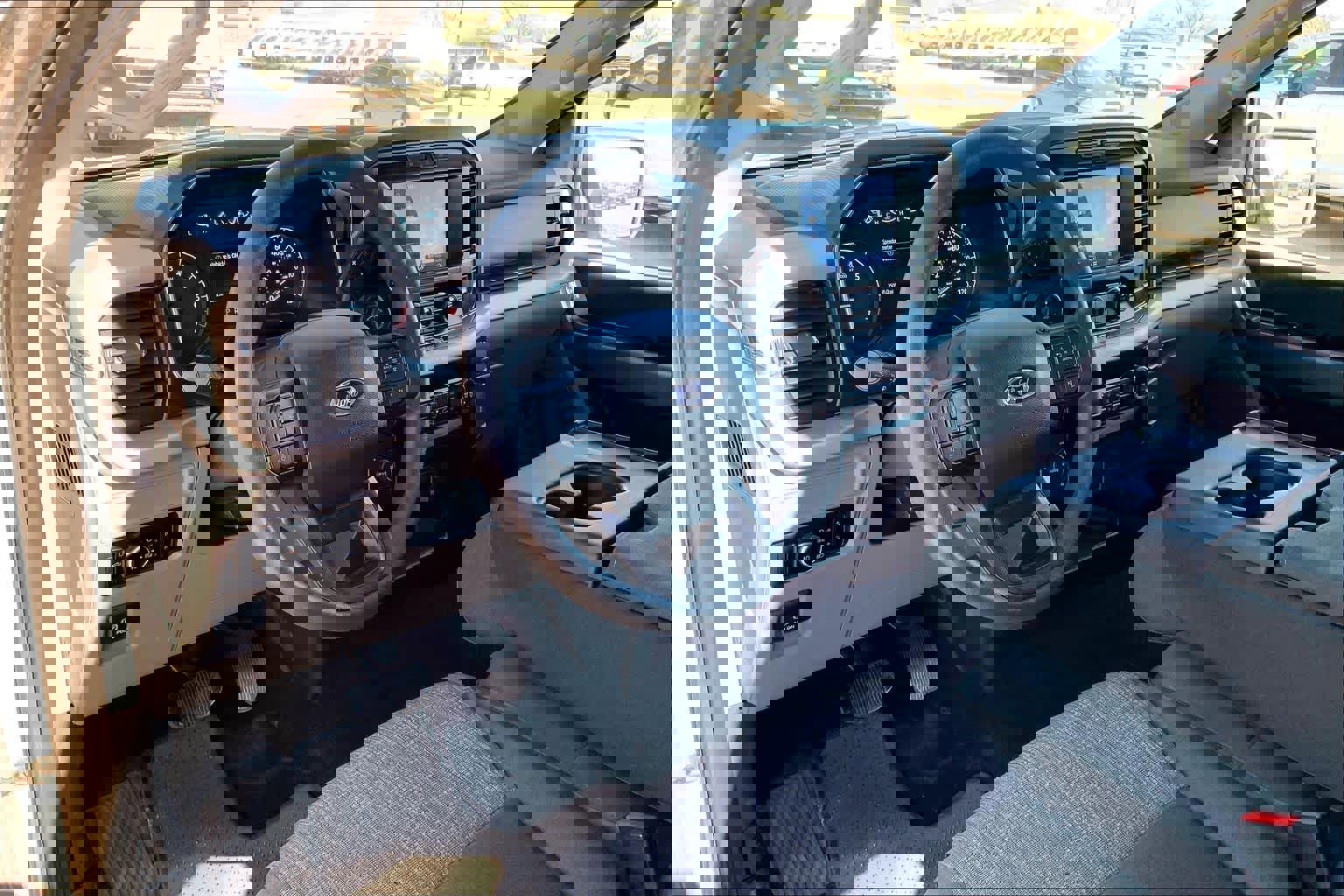 Used 2023 Ford F150 XLT w/ Trailer Tow Package image 18