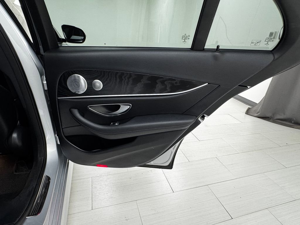 Used 2018 Mercedes-Benz E 300 4MATIC image 15