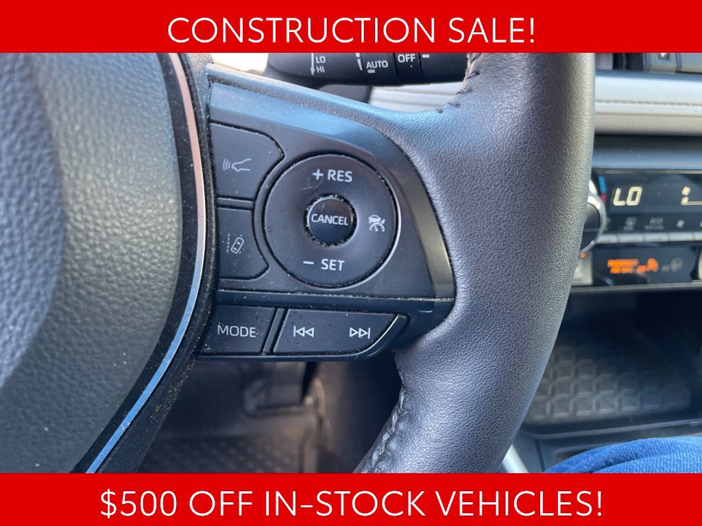 Used 2022 Toyota RAV4 XLE Premium AWD/4WD image 29