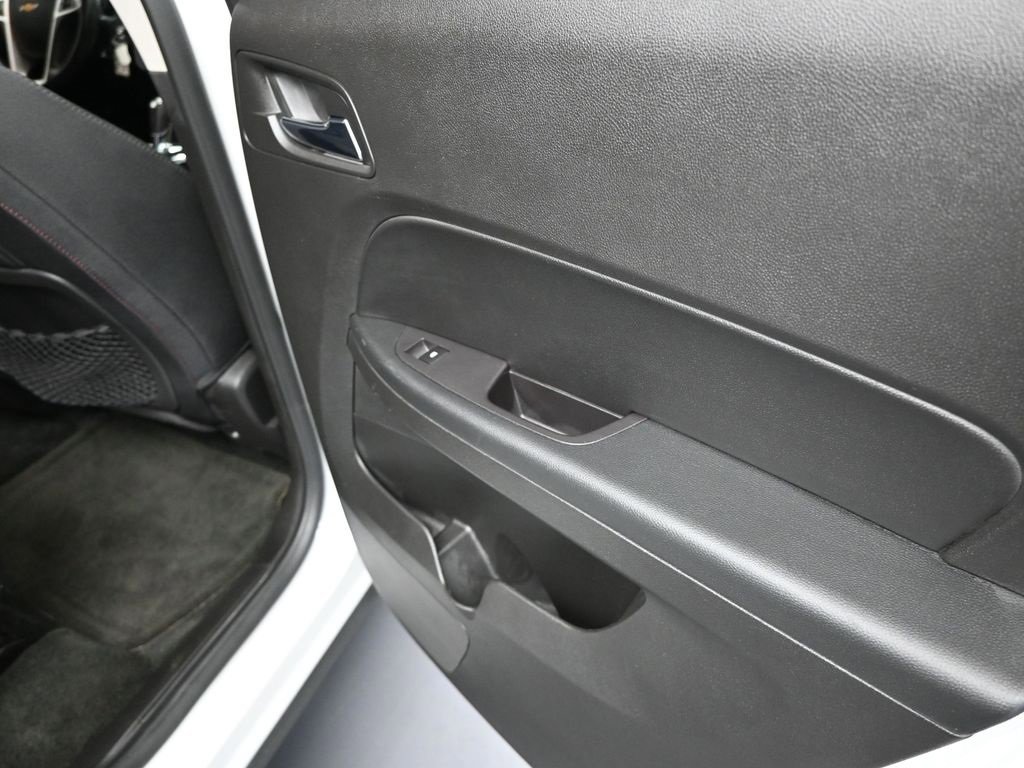 Used 2017 Chevrolet Equinox LT w/ Convenience Package image 21