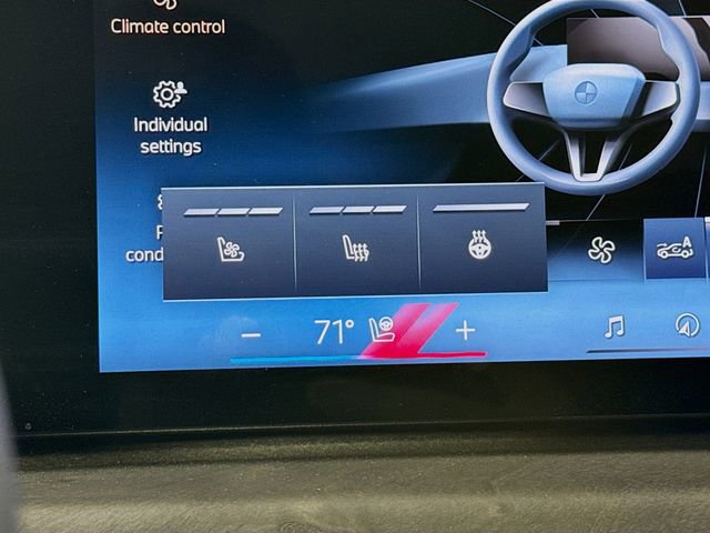 Used 2024 BMW X7 xDrive40i w/ Premium Package image 21