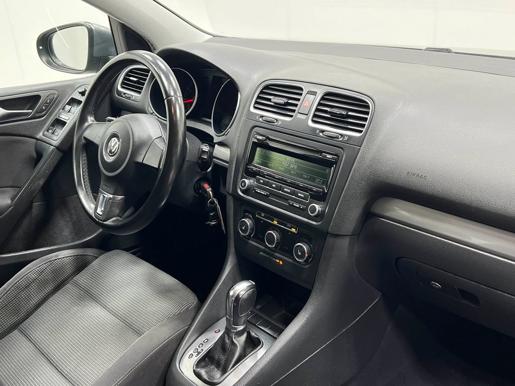Used 2013 Volkswagen Golf 4-Door FWD image 18