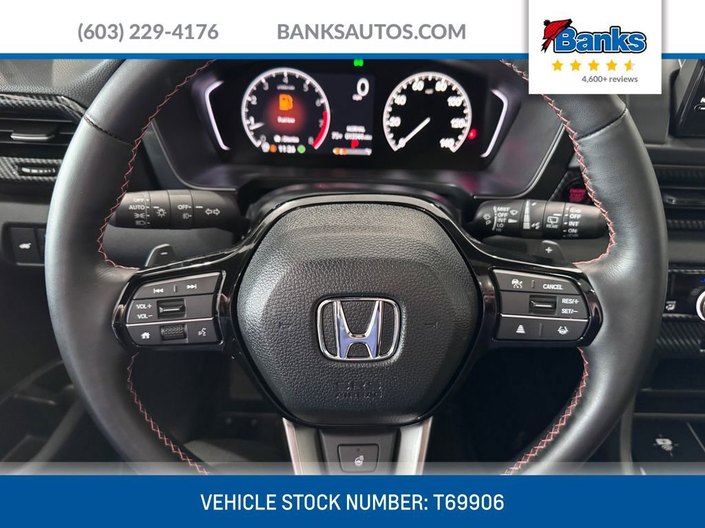 Used 2025 Honda Pilot TrailSport image 13