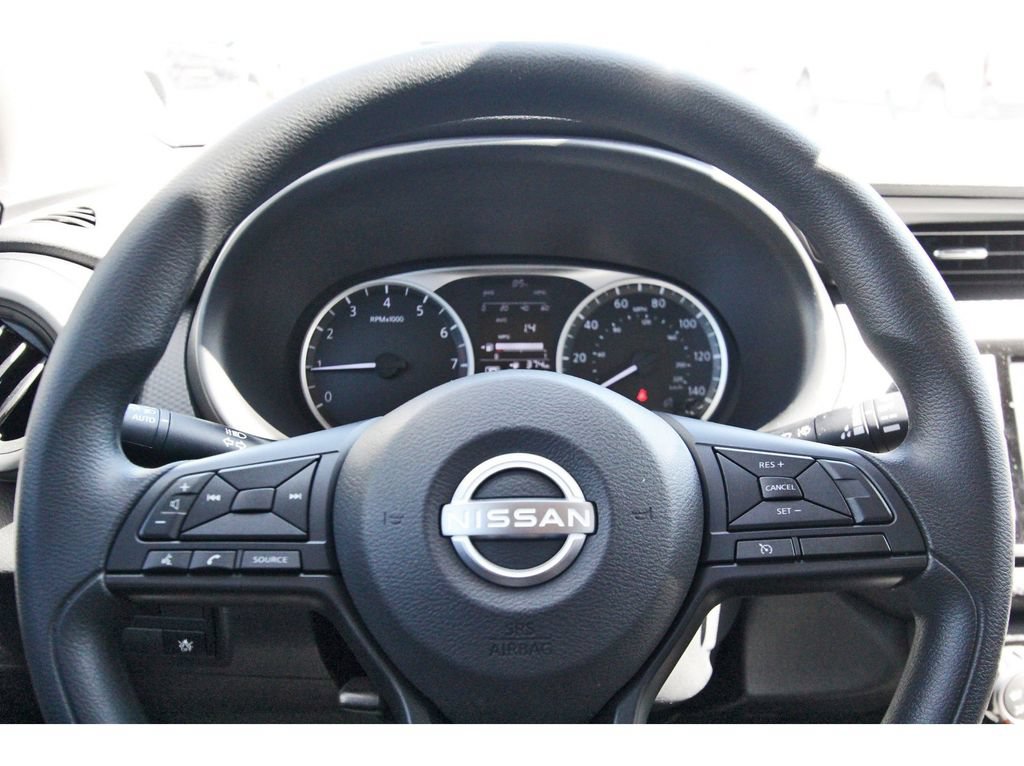 Used 2025 Nissan Kicks Play S FWD image 9